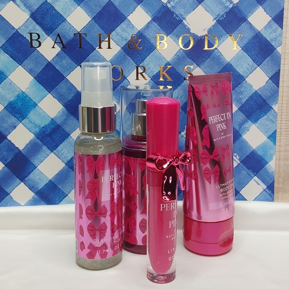 BATH & BODY WORKS 4-PIECE 'PERFECT IN PINK' LIP OIL & BODY SHIMMER GIFT SET - Picture 6 of 14